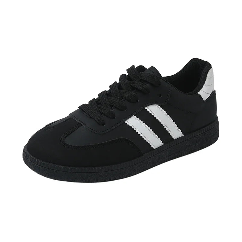 LOW-TOP SNEAKERS