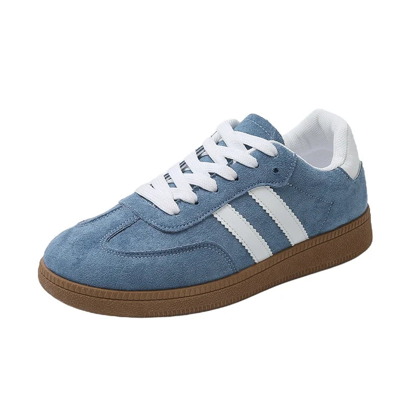 LOW-TOP SNEAKERS